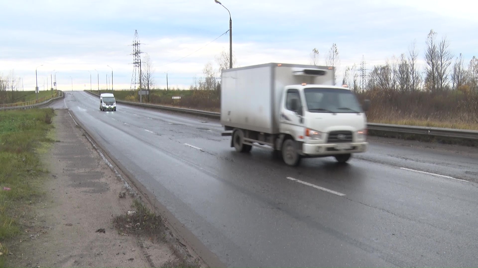 На Суринском путепроводе наконец-то залатали ямы