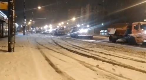 Мэр Ярославля показал снегоуборочную технику в соцсетях