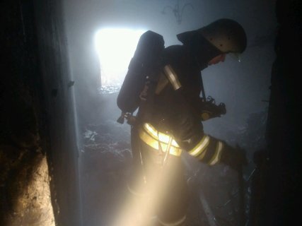 Появились первые кадры с места пожара, в котором погибли трое детей