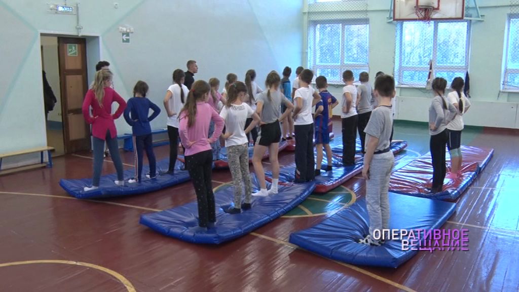 «Урок был еще 13 ноября»: в школе прокомментировали ситуацию с тяжелым травмированием третьеклассницы