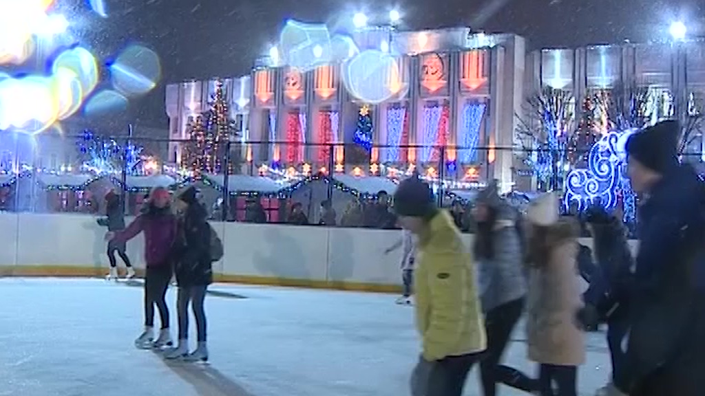 Каток у школы Ткаченко могут обновить за счет крупной компании