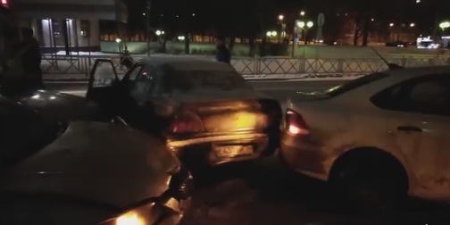 Пьяный водитель спровоцировал массовое ДТП в Ярославле и убежал