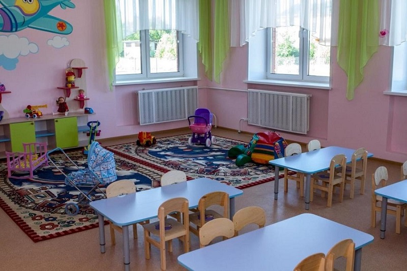 В Ярославле в связи с объявлением выходных не будут работать школы, садики, колледжи и техникумы