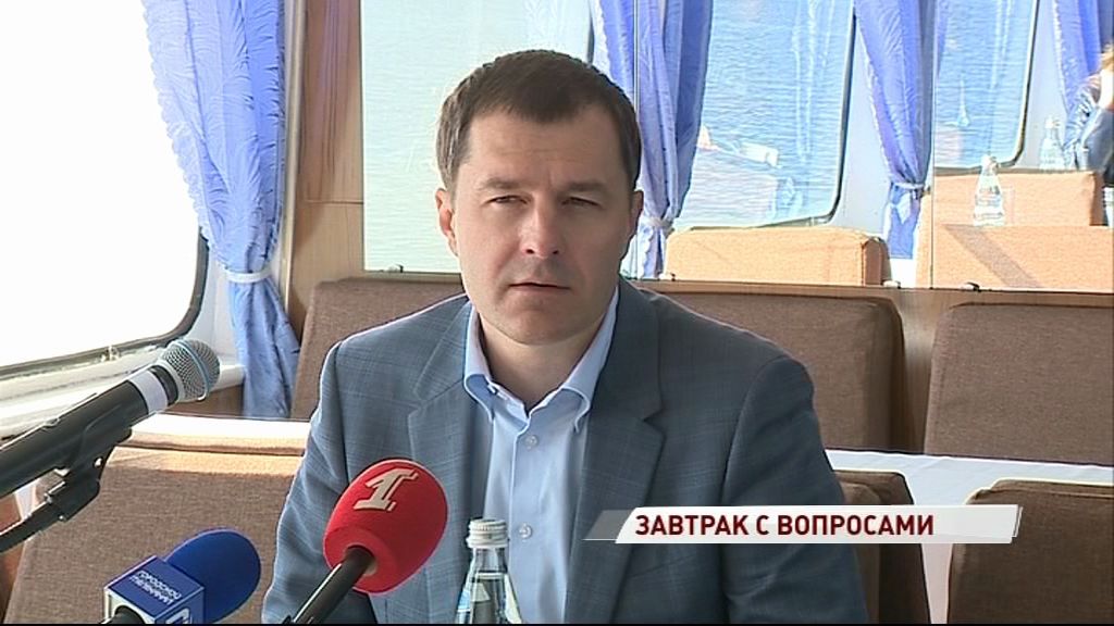 Владимир Волков провел пресс-завтрак на теплоходе