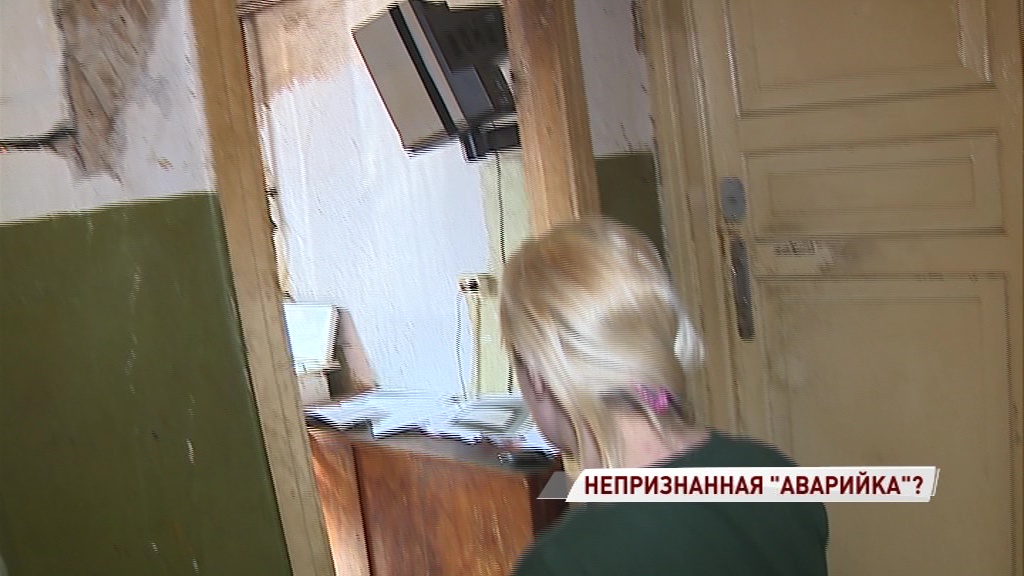 Штукатурка чуть не убила ребенка: жители дома на Суздальском шоссе просят признать дом аварийным