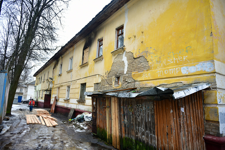 В пострадавшем от пожара доме на Зелинского начался ремонт