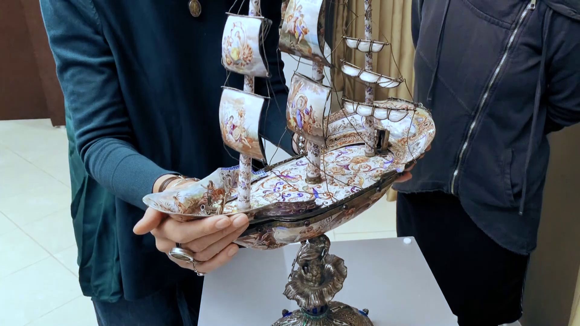 В Ярославль привезли выставку изделий из эмали за 200 тысяч евро