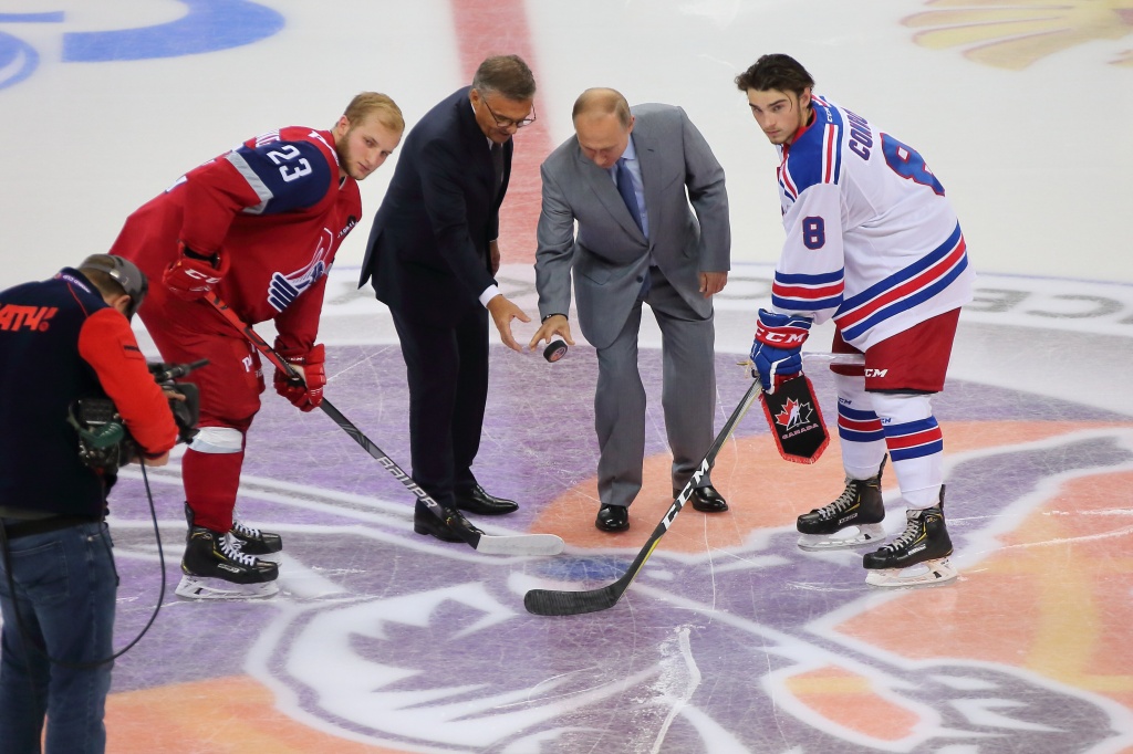 ВИДЕО: Владимир Путин посетил раздевалку «Локо» после победы в первом матче Кубка мира