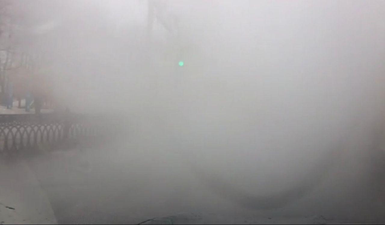 Первомайская улица погрузилась в туман: что произошло