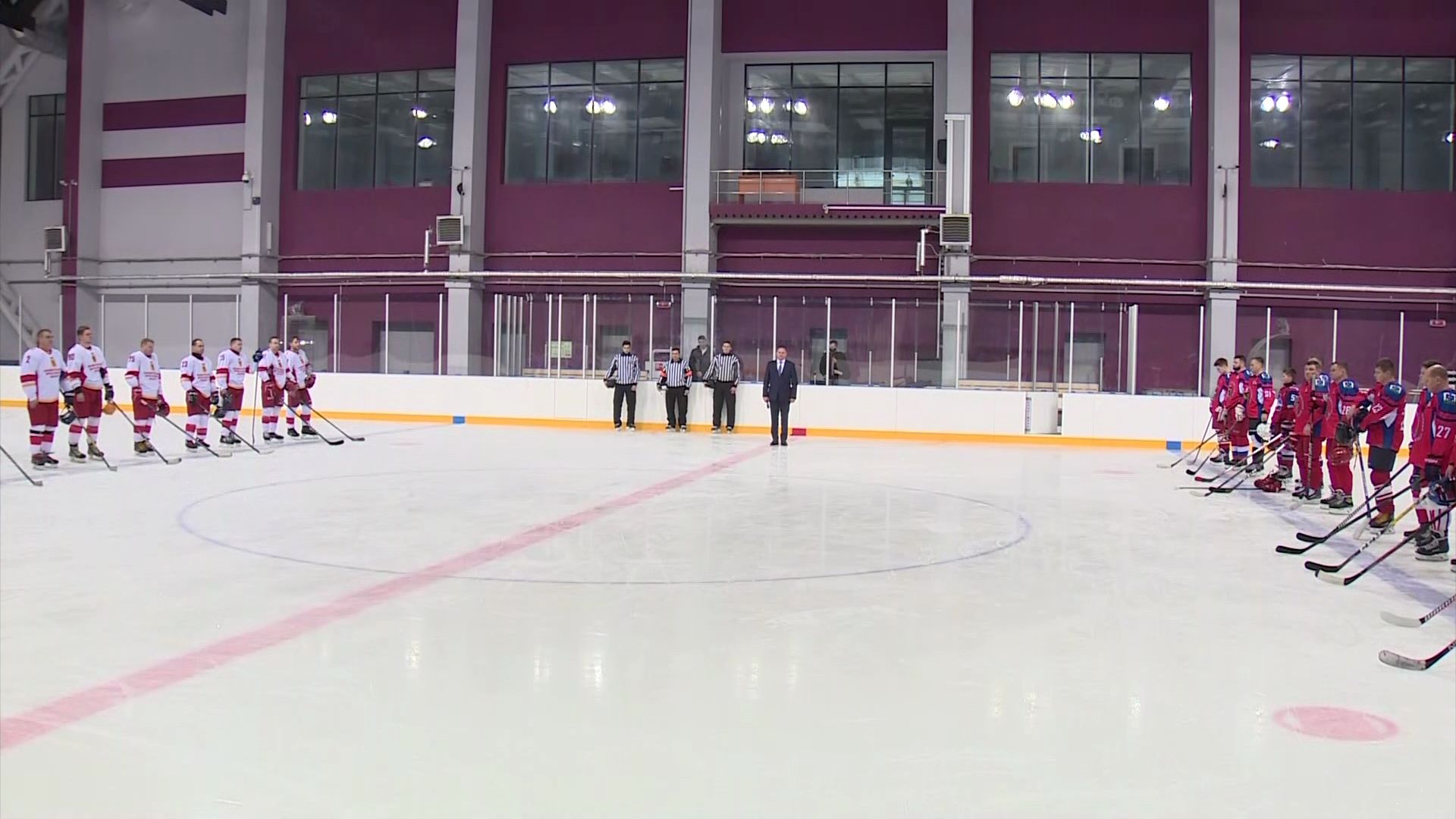 В Ярославле прошел хоккейный матч памяти Алексея Константинова