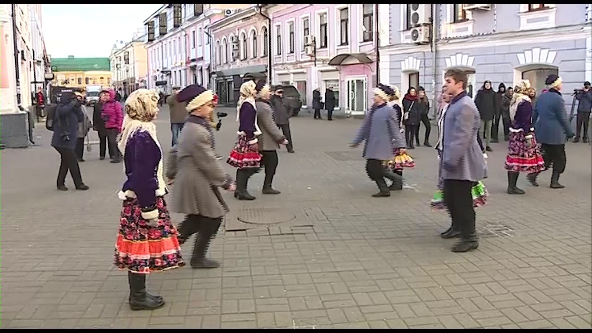 Все Золотое кольцо России станцует кадриль