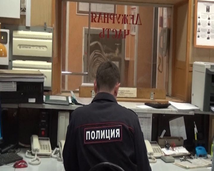 Двое рецидивистов залезли в дом к жительнице Рыбинского района