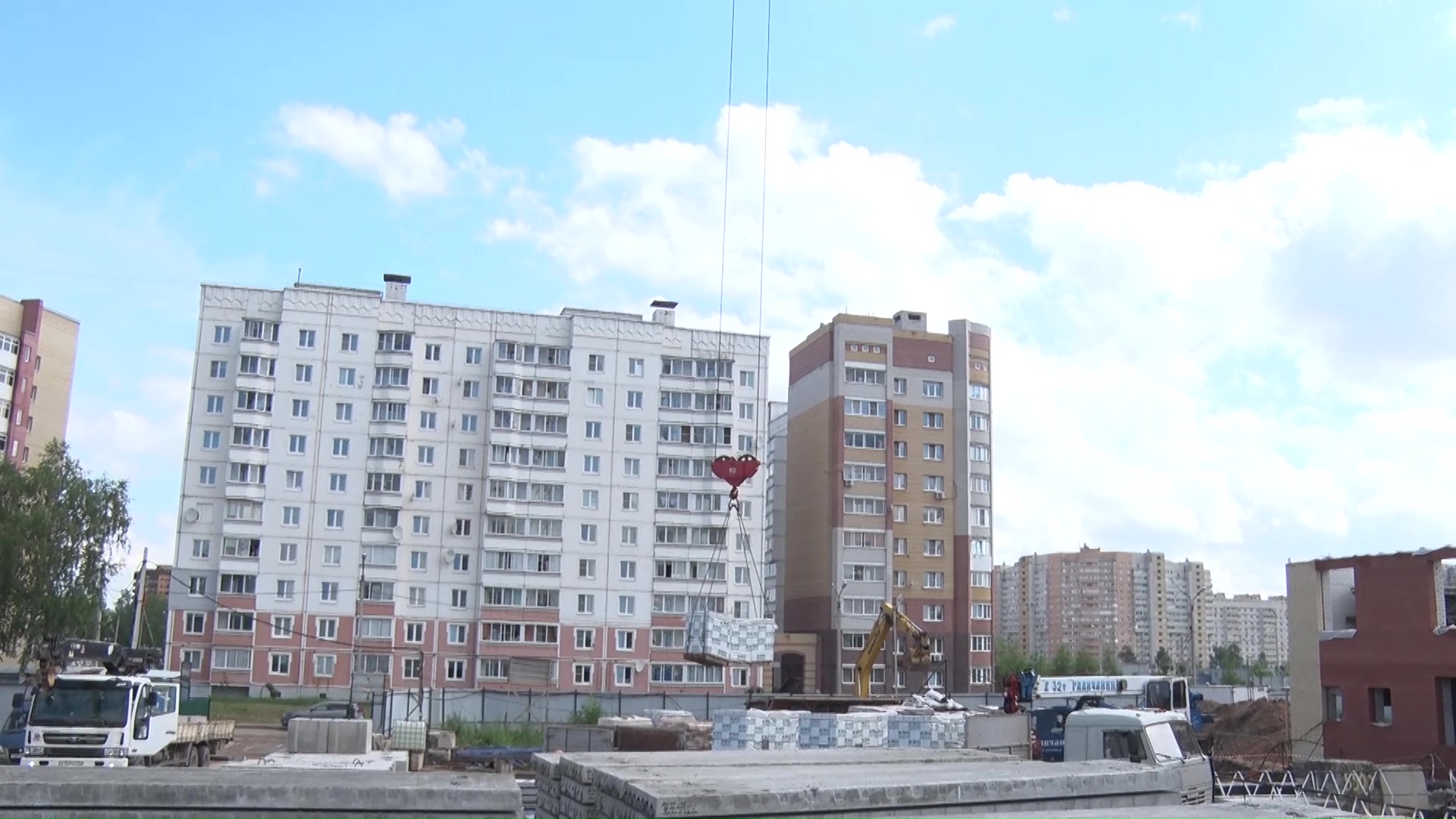 Профильная комиссия проинспектировала строительство школы и садика во Фрунзенском районе