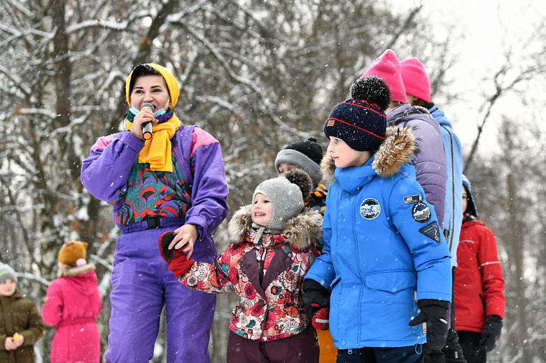 Народные гуляния в честь 50-летия «Золотого кольца» прошли во дворах и парках