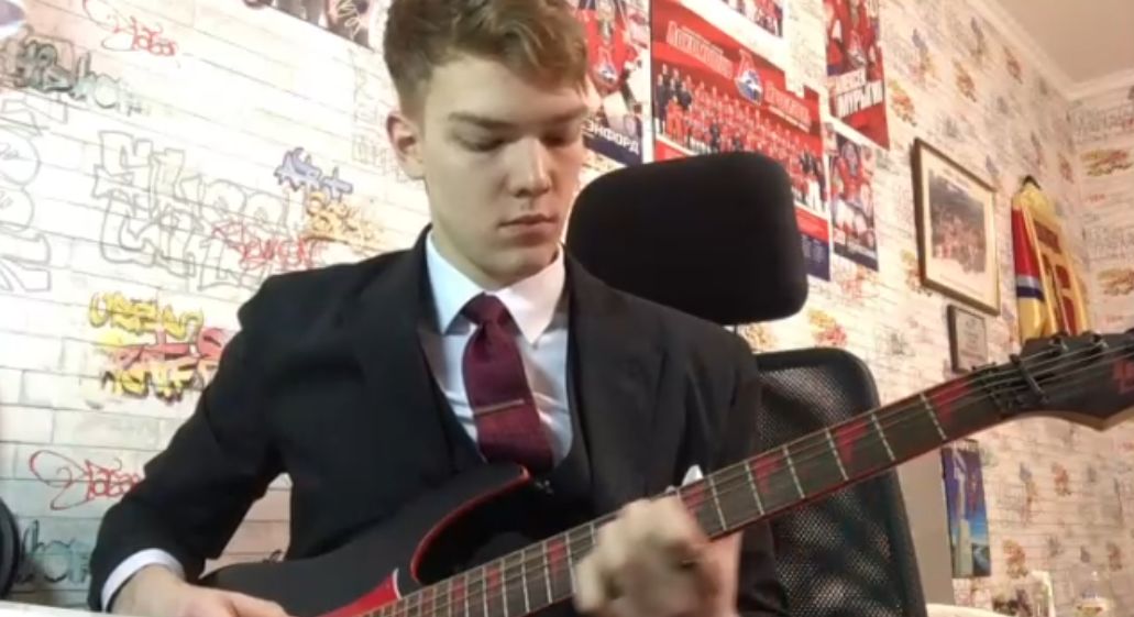 Голкипер “Локомотива” призвал болельщиков оставаться дома