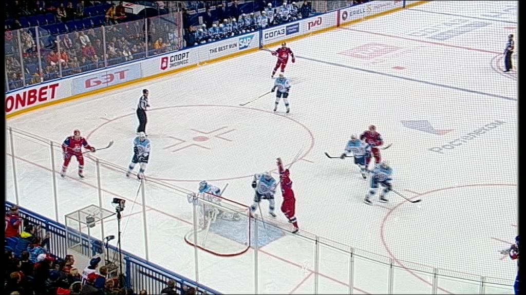 Игроки «Локомотива» поздравили главного тренера с юбилеем победой над «Сибирью»