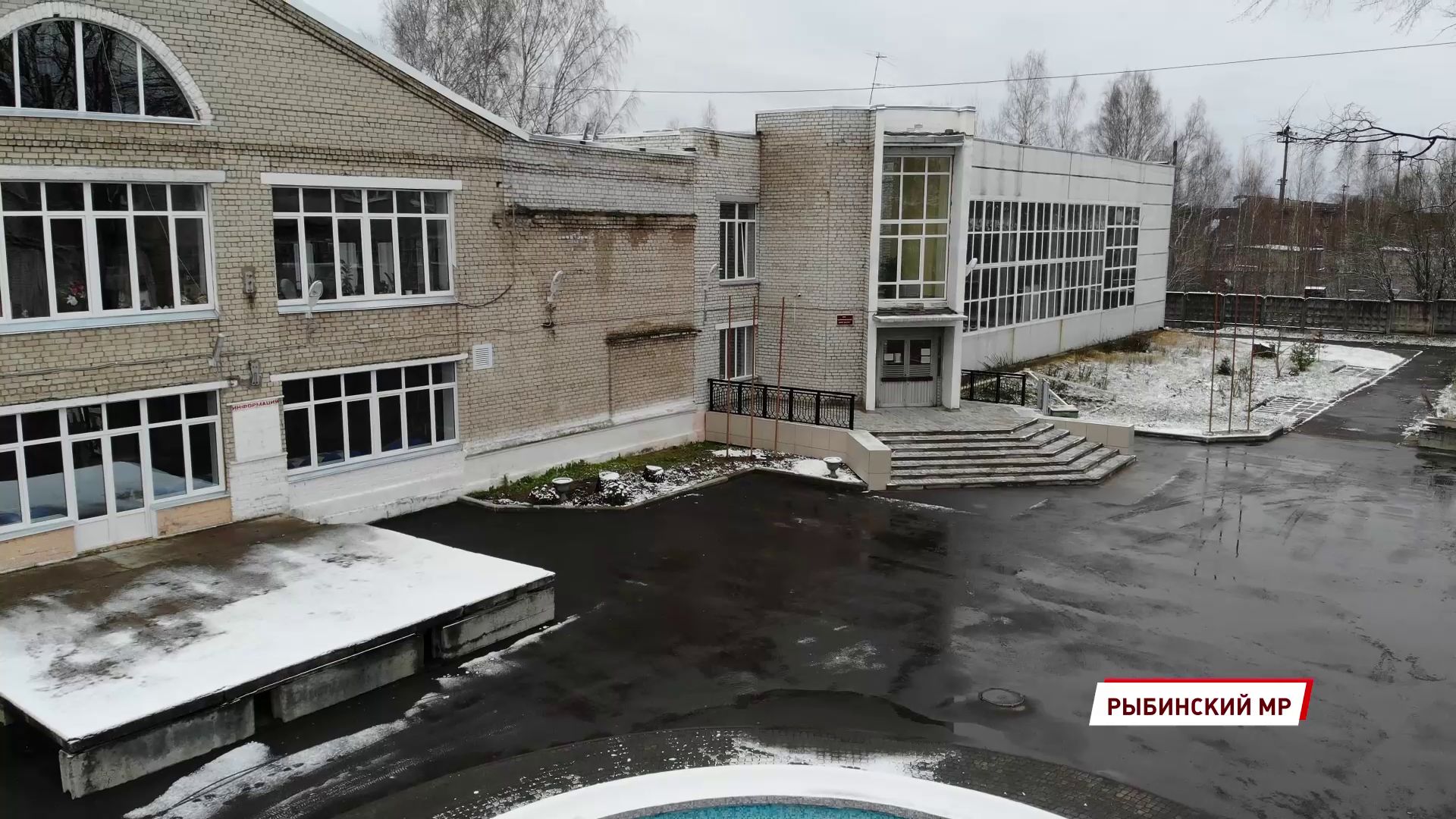 В поселке Каменники скоро закончится ремонт центра досуга