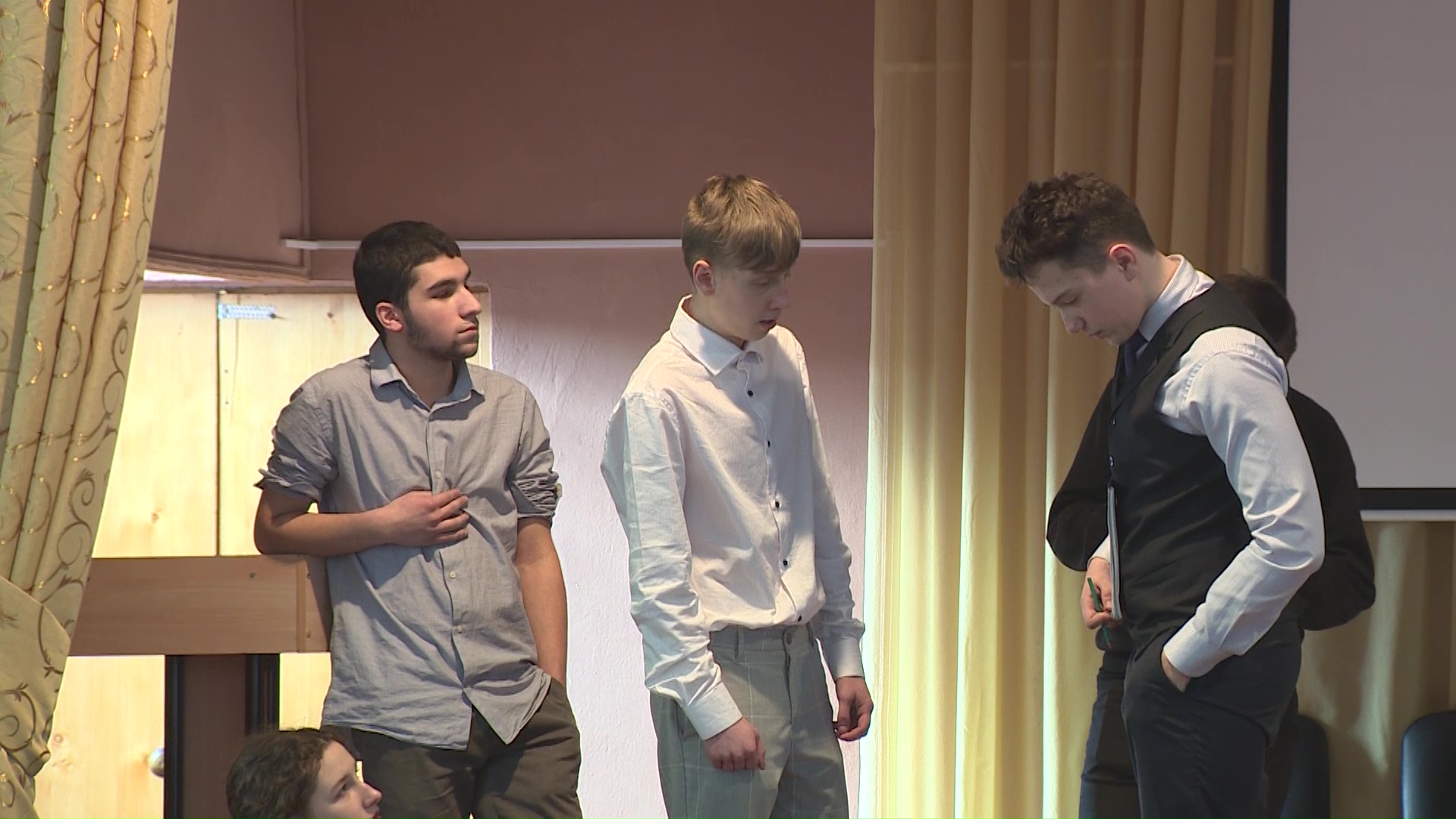 Танцы с взятками: ярославские школьники оригинально обыграли гоголевского «Ревизора»