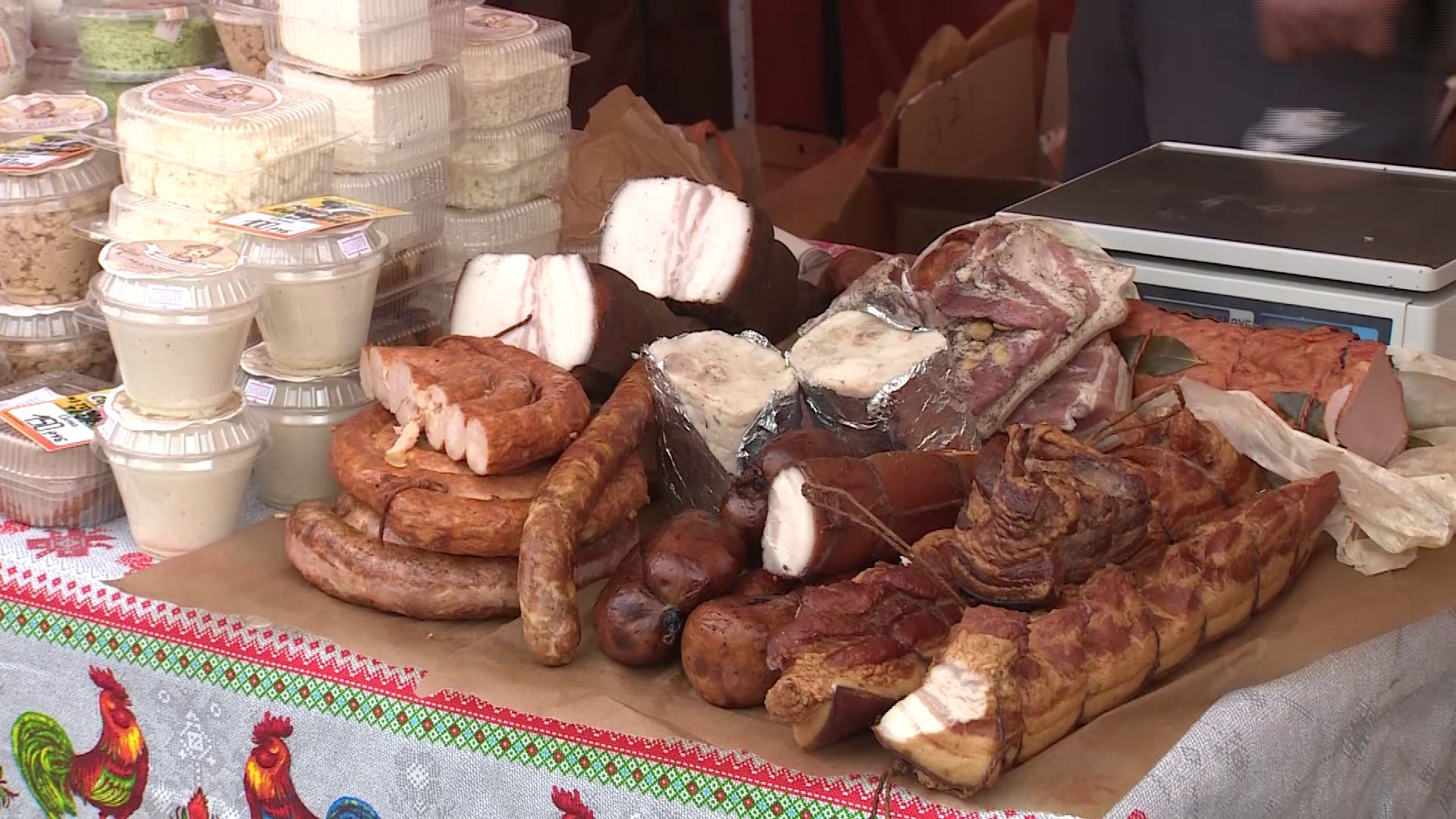 Самый сладкий мед и самый вкусный сыр: в Ярославле открылась АГРОярмарка