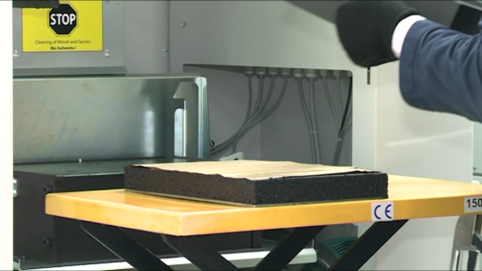 В Ярославле модернизировали лабораторию, оценивающую качество асфальта