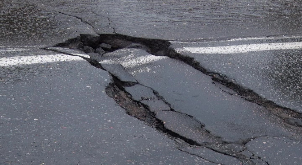 Латать опасный участок или ждать капремонта: что будет с Добрынинским мостом