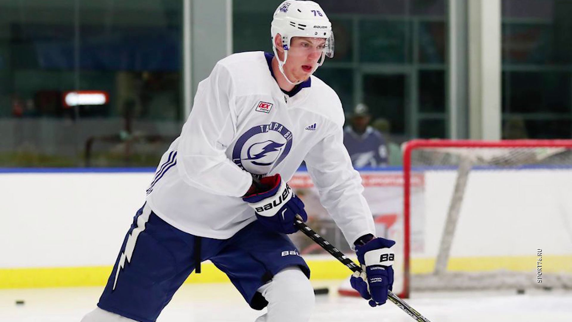 Клуб НХЛ «Тампа–Бэй Лайтнинг» расторгает контракт с ярославским защитником «Локомотива» Олегом Сосуновым