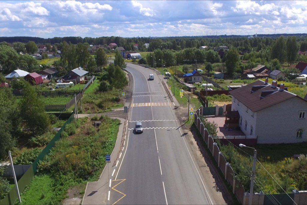 В Ярославле отремонтировали дорогу в Лесных Полянах