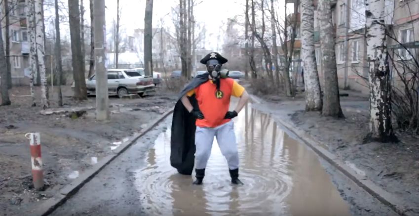 “Хватит скупать гречу - танцуй”: ярославец исполнил танец против коронавируса