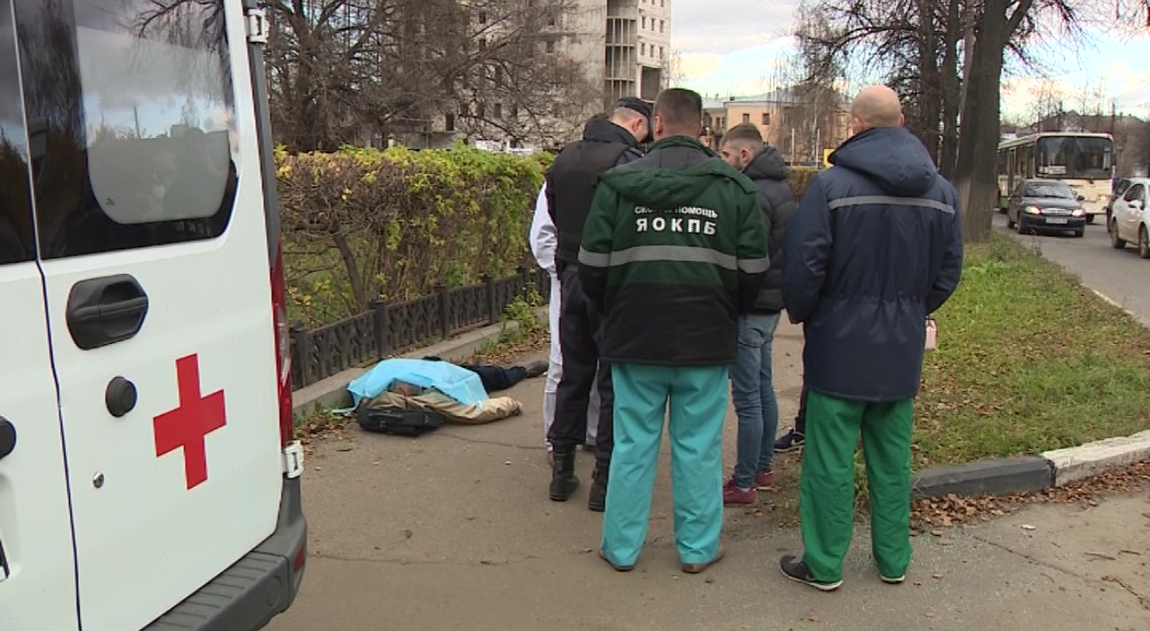 В Ярославле днем на улице обнаружили тело мужчины