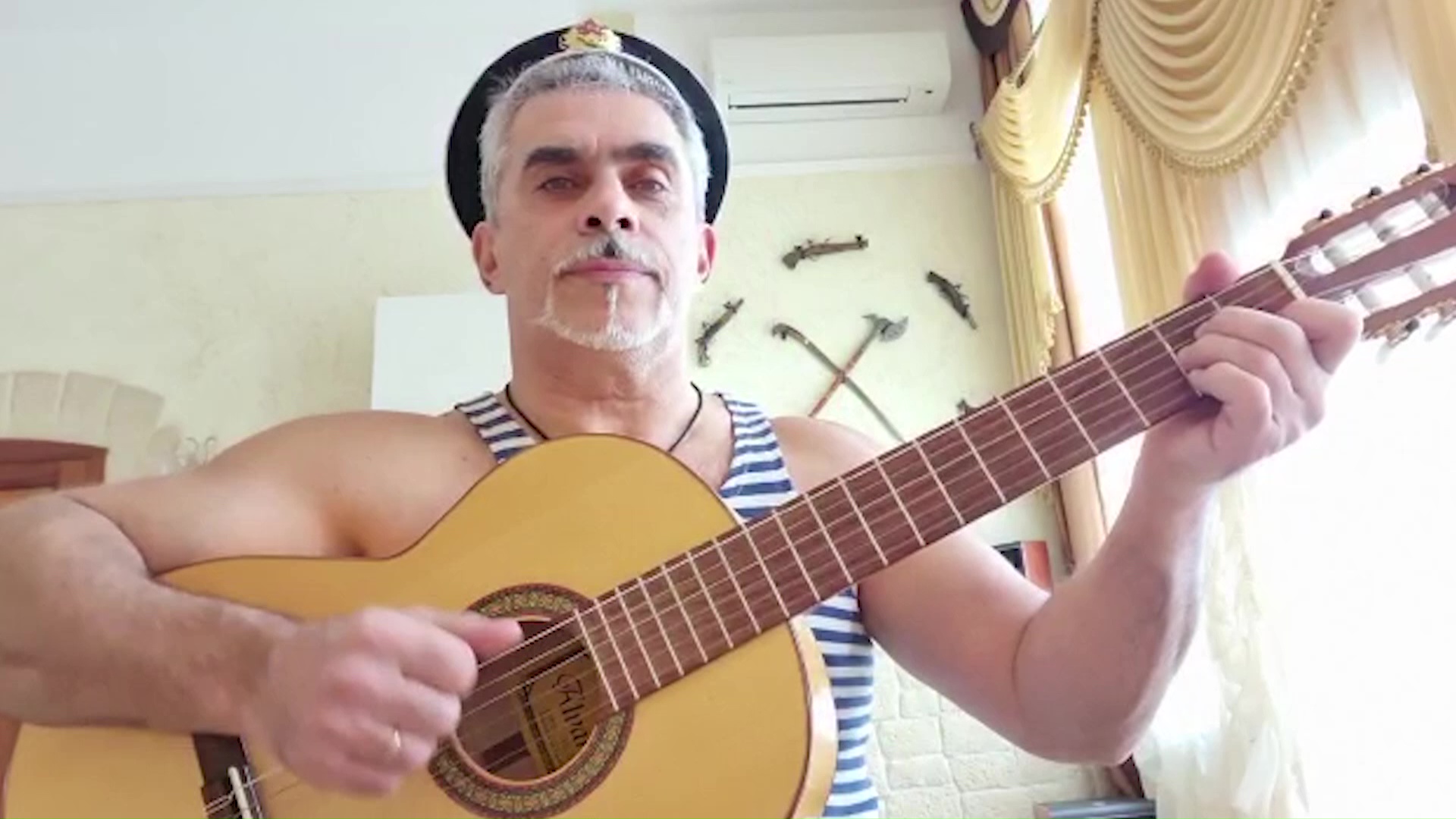 «Первый Ярославский» продолжает проект «С песней по жизни», посвященный Дню Победы