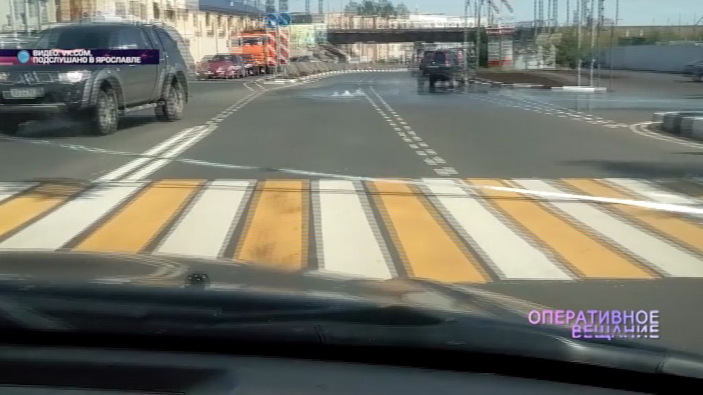 Недавно отремонтированный Мышкинский проезд погрузился под воду из-за аварии на сетях