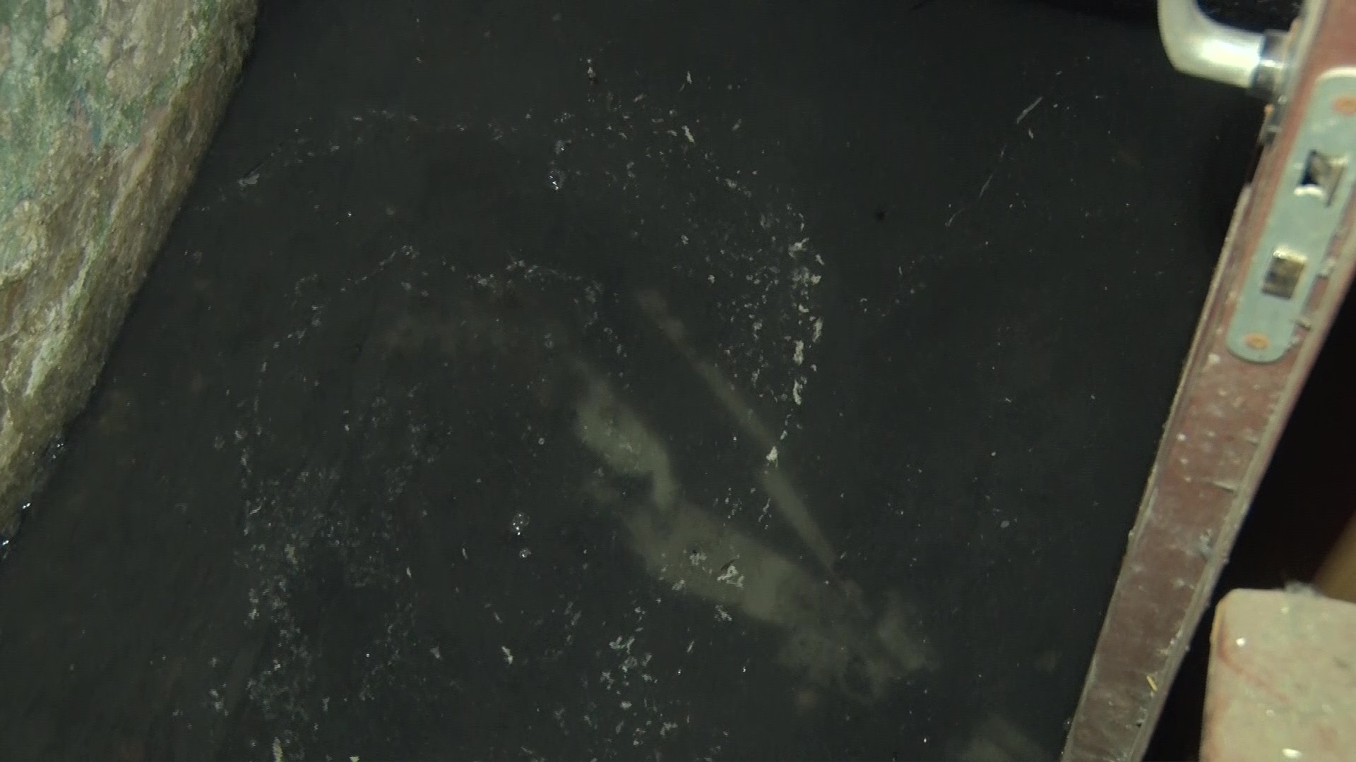 Дом пропах до четвертого этажа: жители ярославского дома подсчитывают ущерб от канализационного потопа