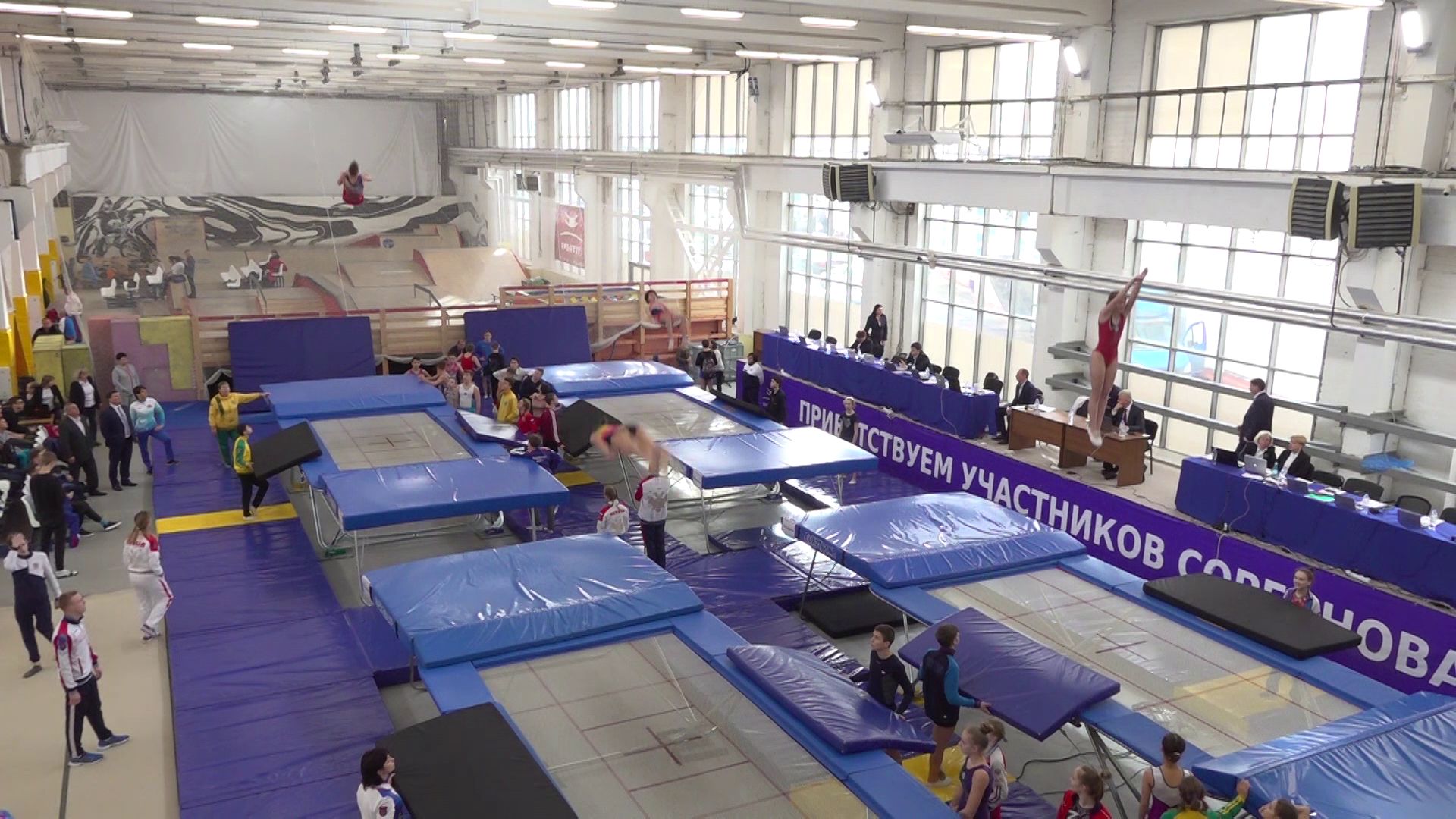 Лучшие из лучших: в Ярославле стартовал Кубок России по прыжкам на батуте