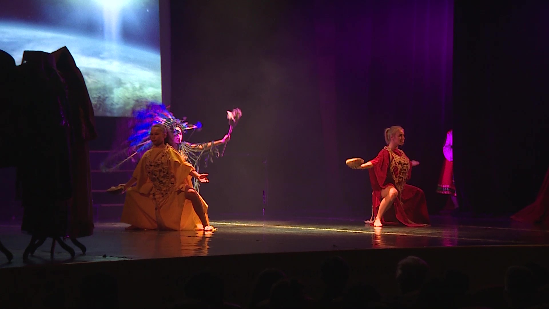 Во Дворце молодежи прошел гала-концерт фестиваля национального творчества