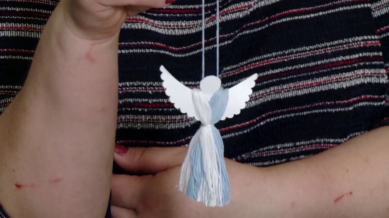 Утреннее шоу «Овсянка» от 11.01.21: делаем елочную игрушку и общаемся с астрологом-нумерологом