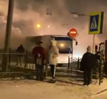 В центре Ярославля сгорел автобус