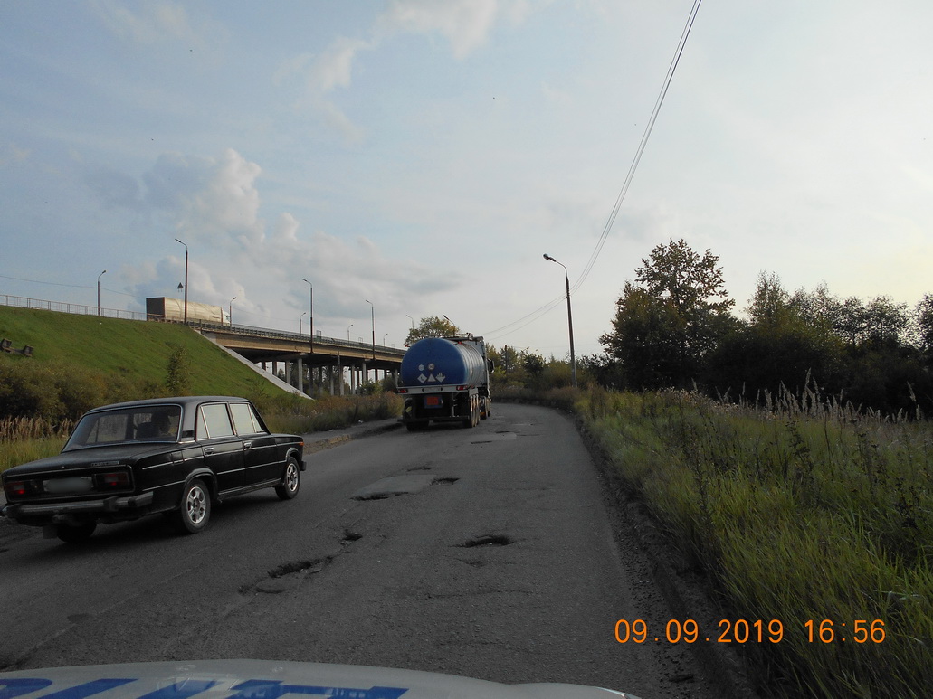 Мэрию Ярославля обязали отремонтировать дорогу под путепроводом станции Молот