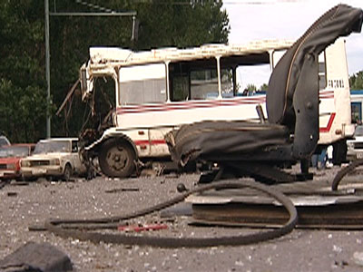 Грузовик протаранил маршрутку Видео