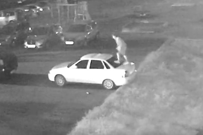 В Рыбинске поймали вандала, испортившего по пьяни шесть автомобилей