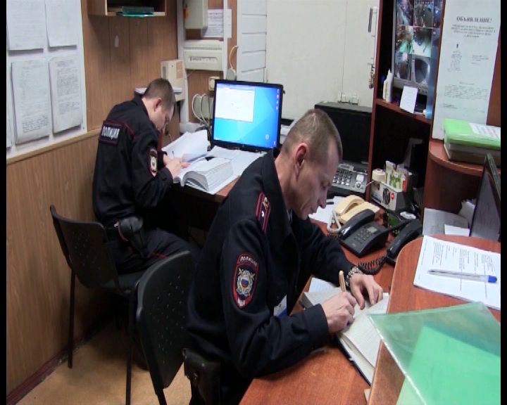 В Рыбинске молодой парень обворовал машину