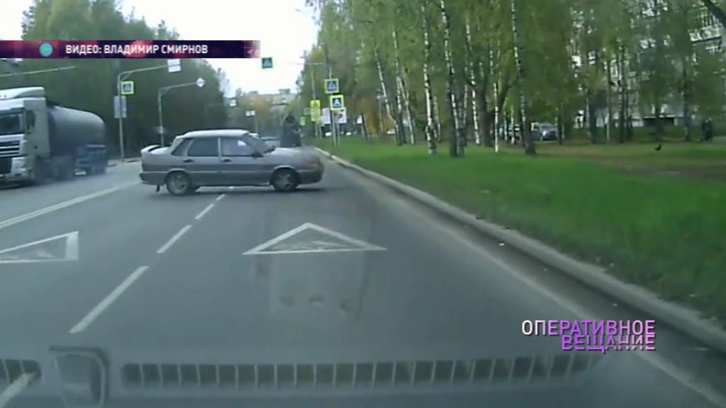 В Брагине легковушка вылетела на встречку и чудом не столкнулась с другими авто