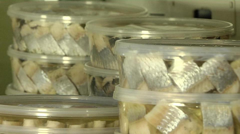 Магазин в Красноперекопском районе торговал просрочкой