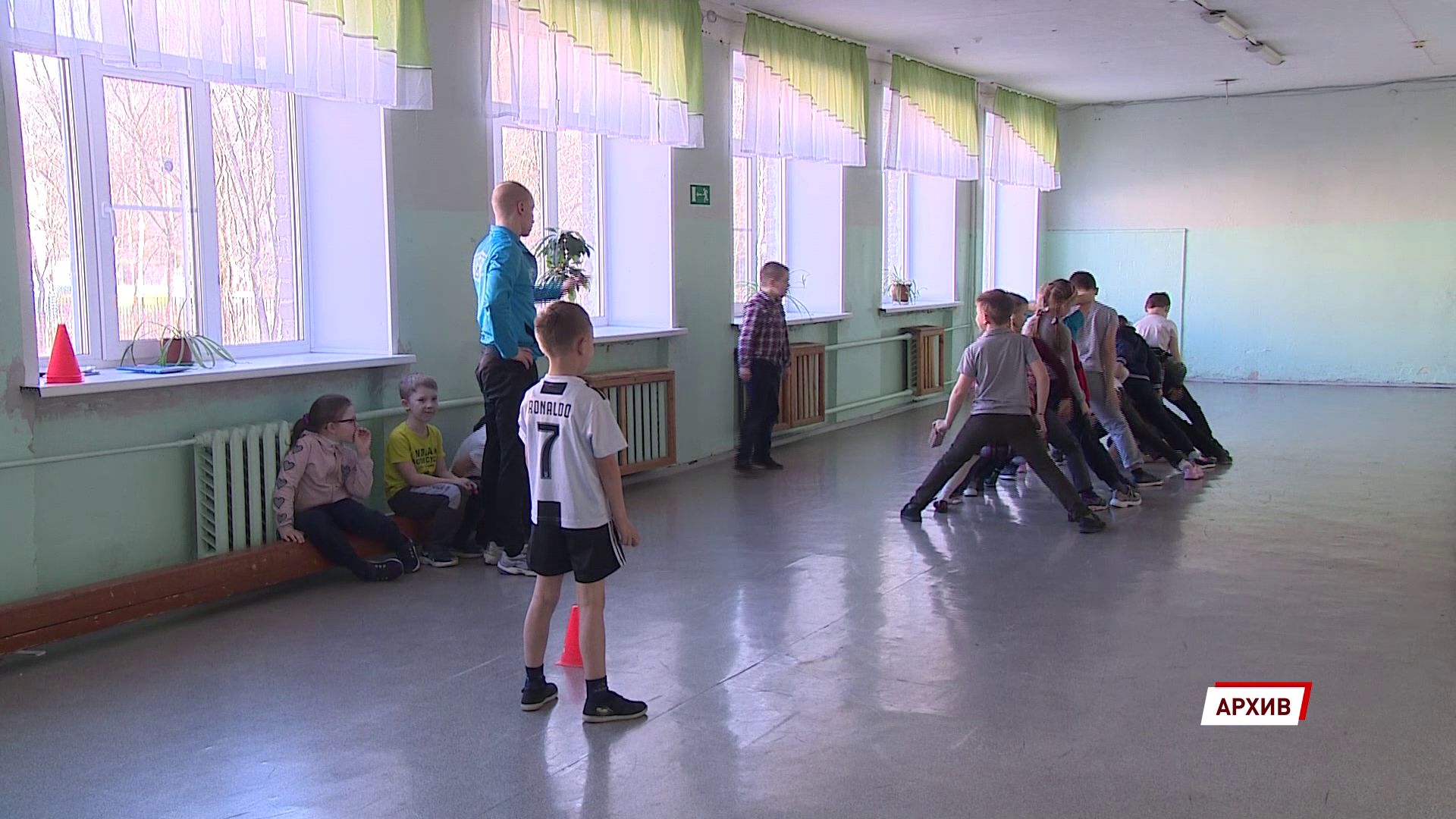 Учителя и школьники при возвращении на учебу, после карантина по коронавирусу, будут проходить тестирование бесплатно