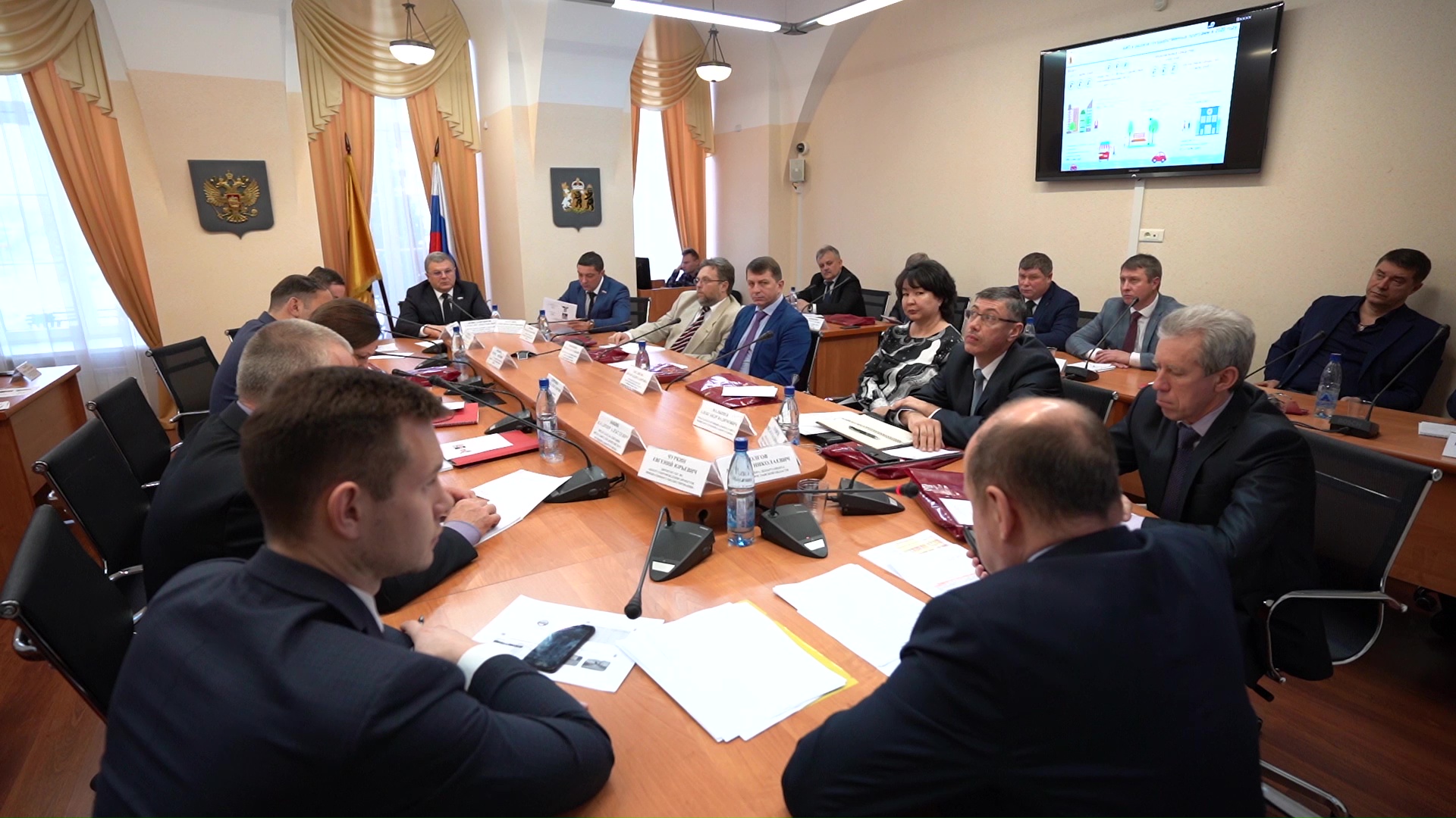 В облдуме обсудили бюджет текущего года и реализацию проекта «Решаем вместе!»