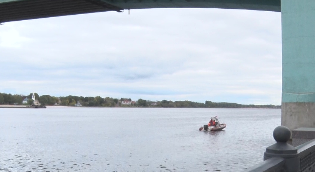 На Волге снова заметили большое масляное пятно: идет проверка