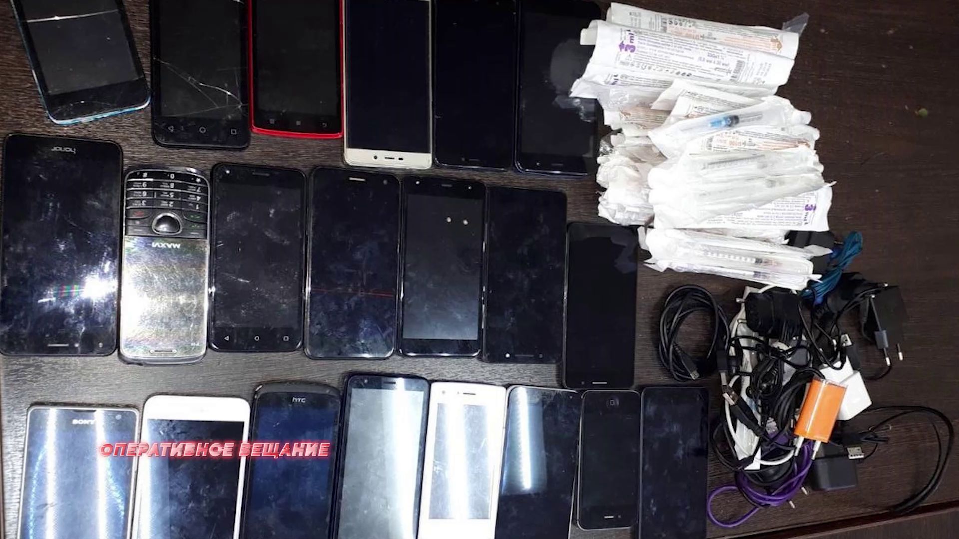 Сотрудники УФСИН предотвратили несколько передач запрещенных предметов в исправительные колонии