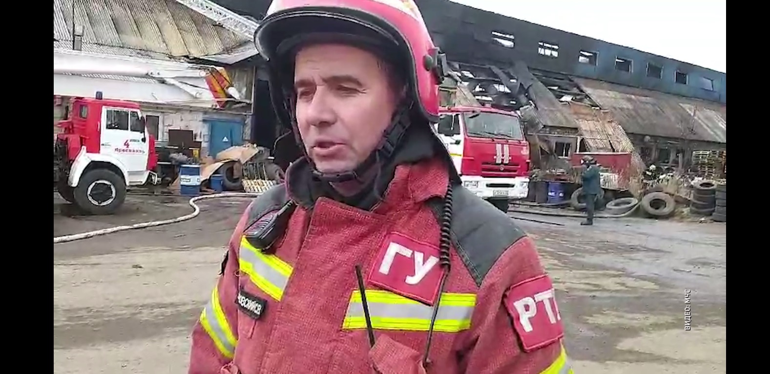 В Ярославле сгорело здание в промзоне на улице Гагарина