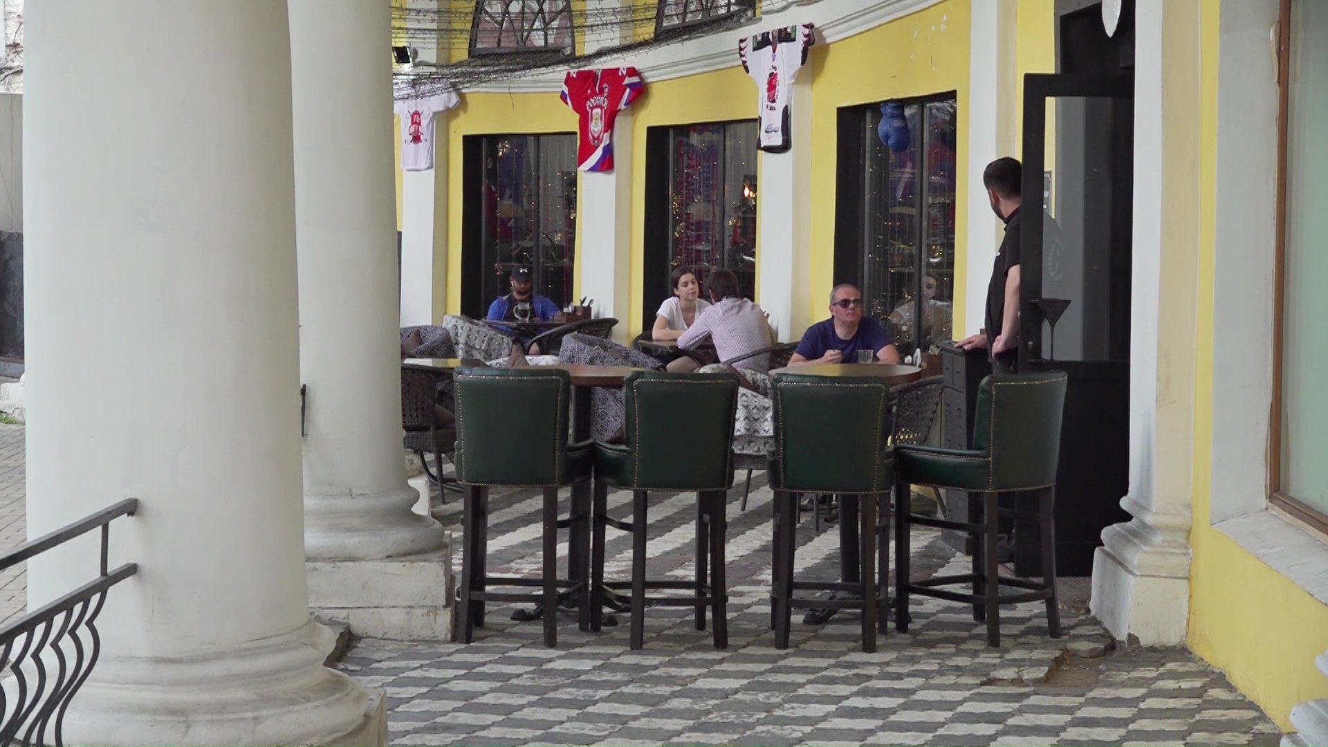 В Ярославской области проходят рейды по барам, кафе и ресторанам