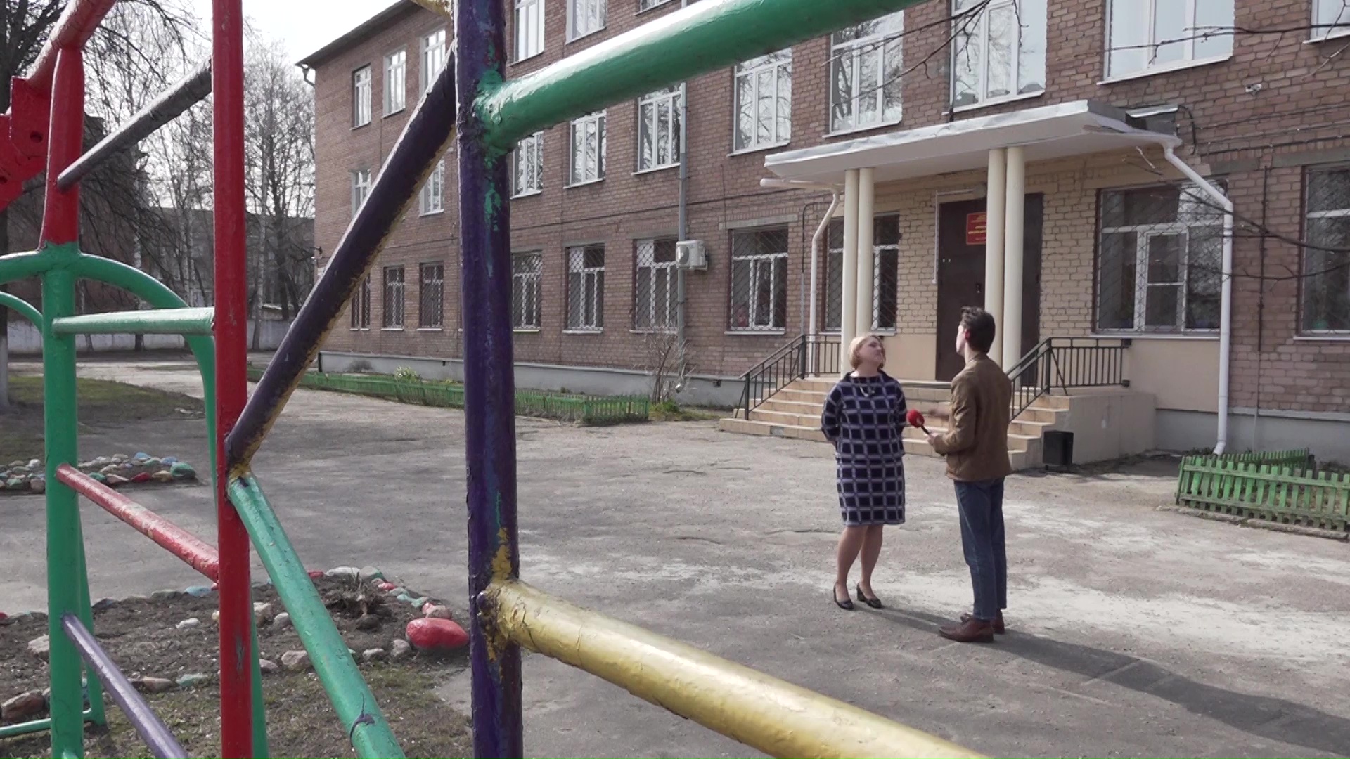 Учащиеся школы-интерната для слабослышащих попросили педагогов беречь свое здоровье