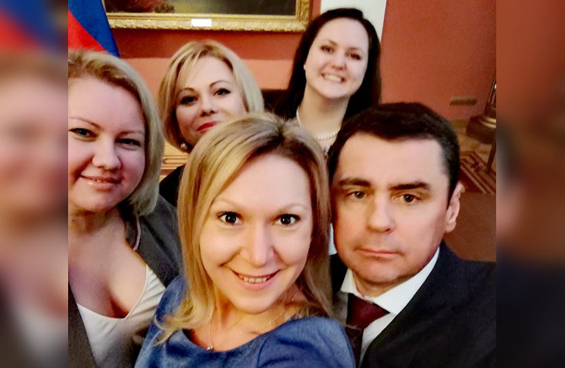 Дмитрий Миронов сделал селфи с общественниками